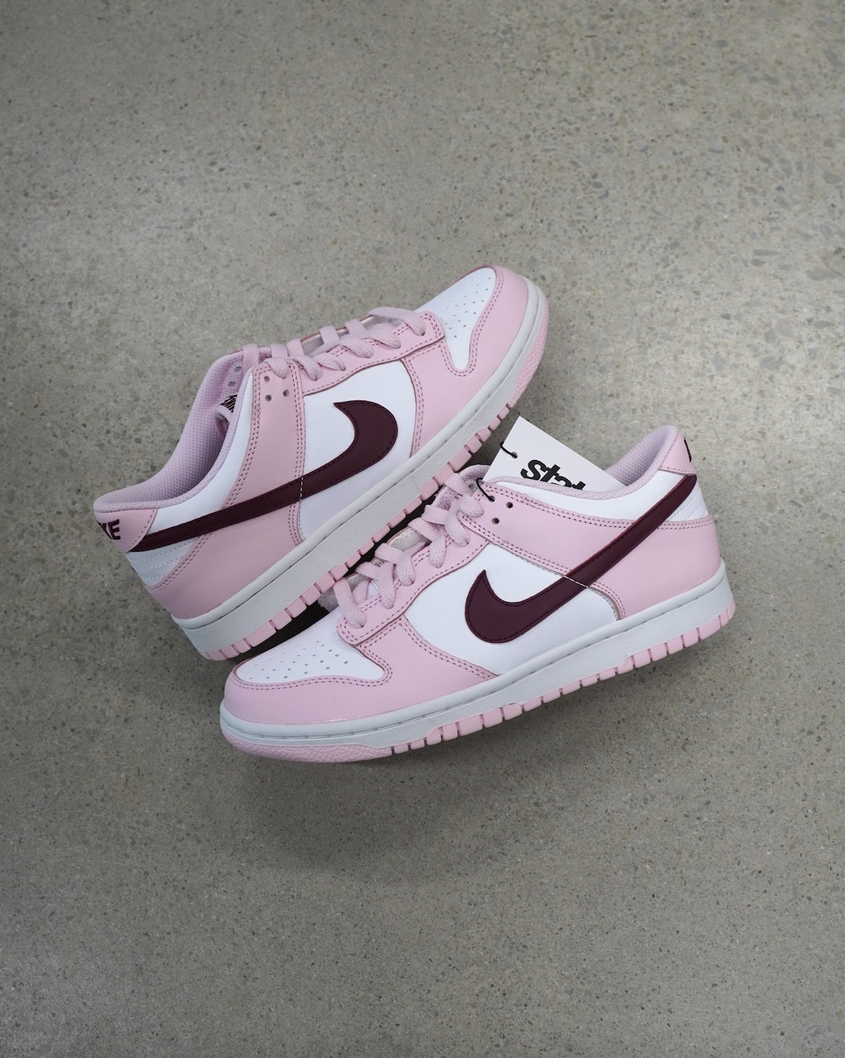 SHOP NIKE DUNK
