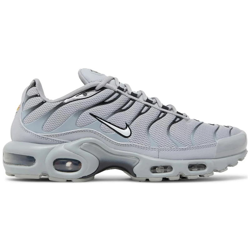 StatementStreetwearAirMaxPlusWolfGrey1.png